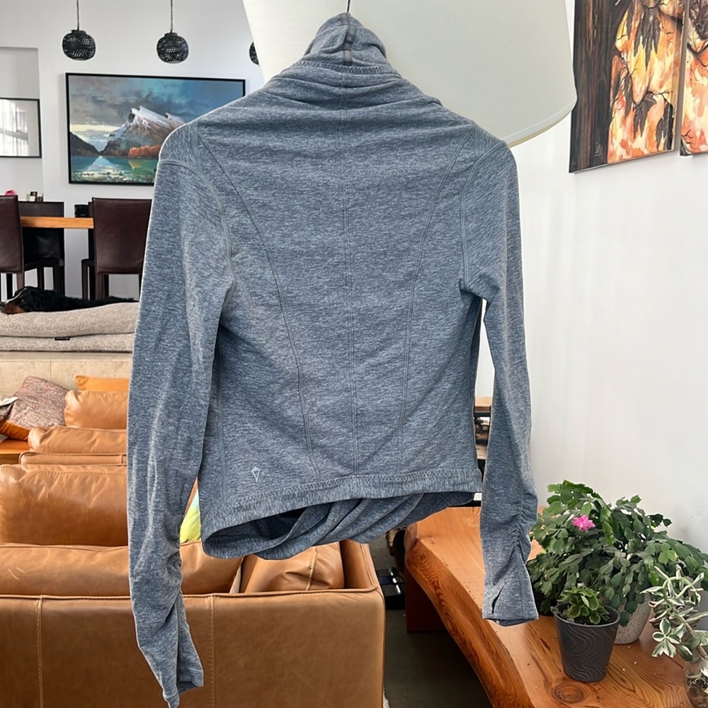 Ivivva by Lululemon Four Count Shrug Long Sleeve - Picture 8 of 9